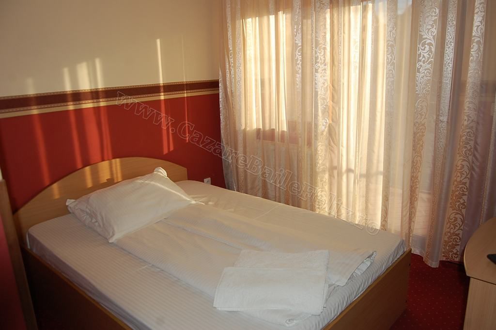 Cazare in Oradea - PENSIUNEA TULIPAN NERO - Sanmartin